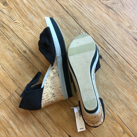 Old Navy Faux Suede Wedge Sandals - Picture 6 of 7